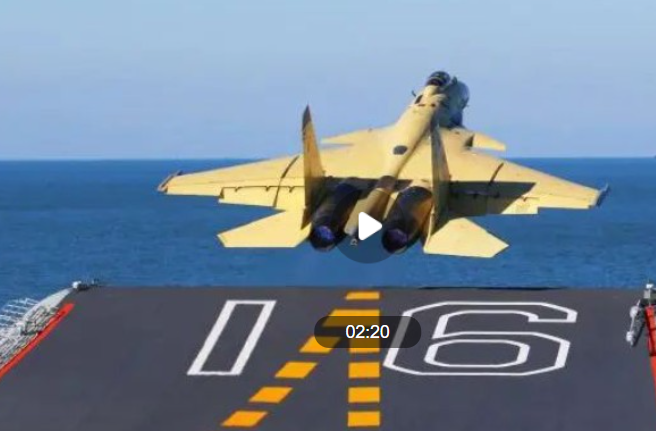 今天,殲15首次成功起降遼寧艦10周年